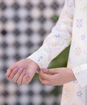 Timeless Chikankaari Outfit for Casual�Wear