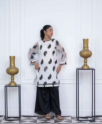 Trendy Monochrome Design Outfit for�Women