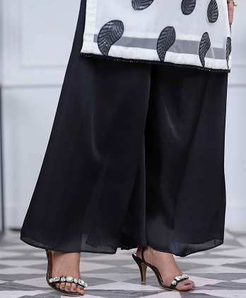 Trendy Monochrome Design Outfit for�Women